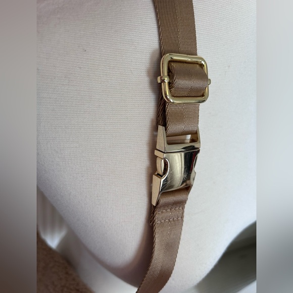 Stoney Clover Lane Cozy Fanny Pack in Tan NWOT - Picture 7 of 10